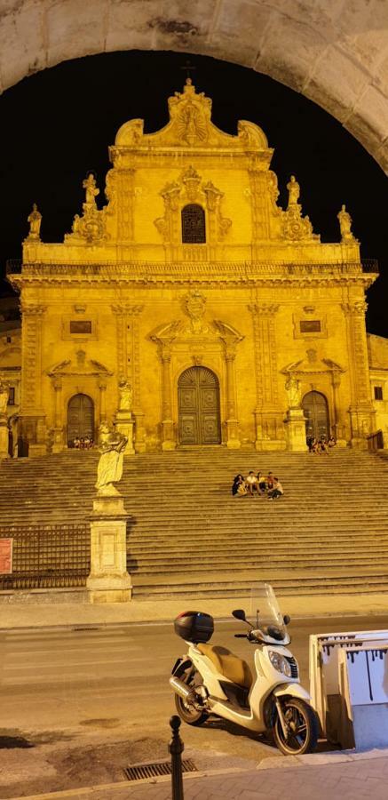 Le Rose Di Modica Villa Exterior photo